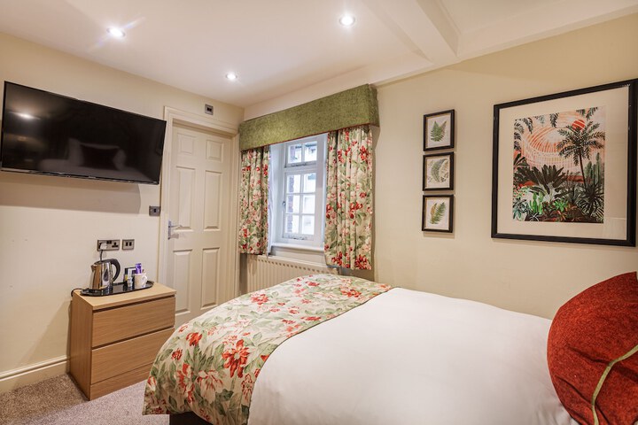 Room 13 of 71