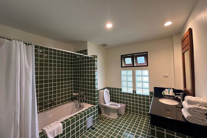 Room 12 of 24