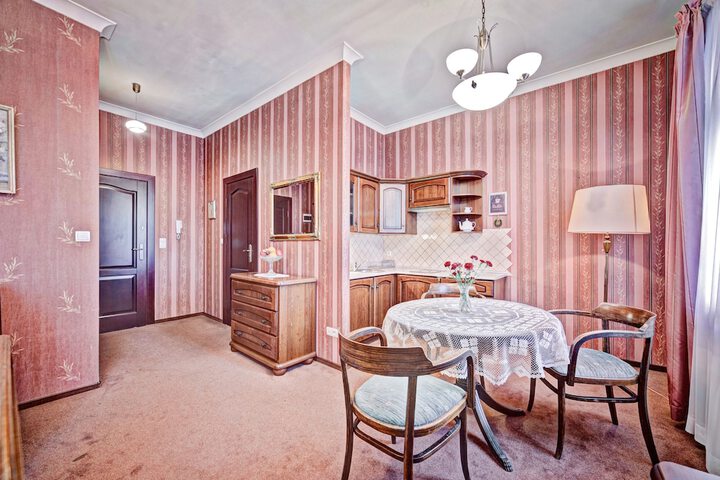 Room 15 of 43