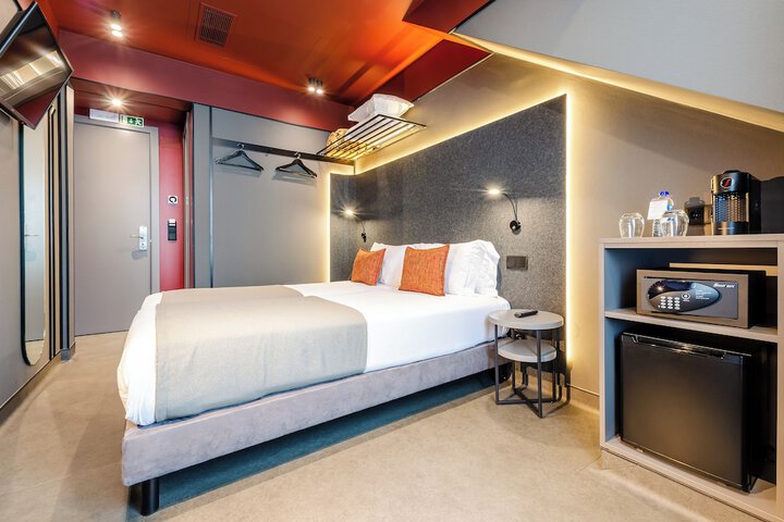 Room 11 di 34