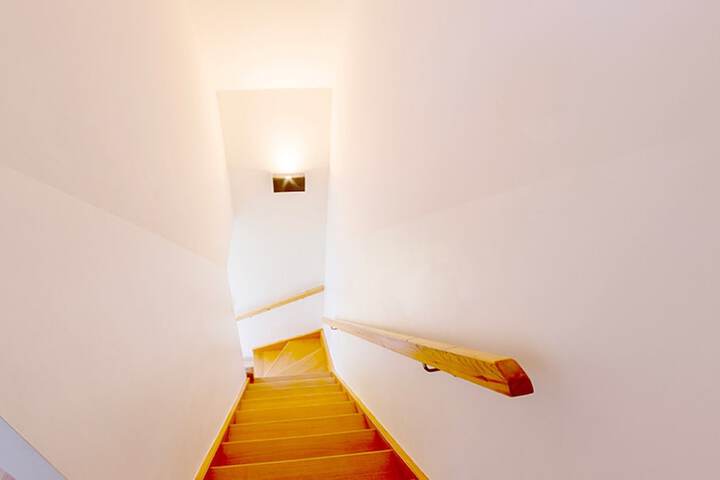 Room 16 of 73