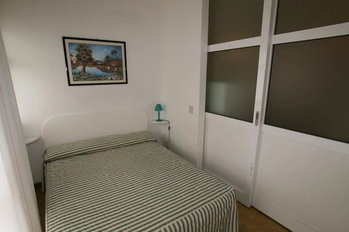Room 2 of 11