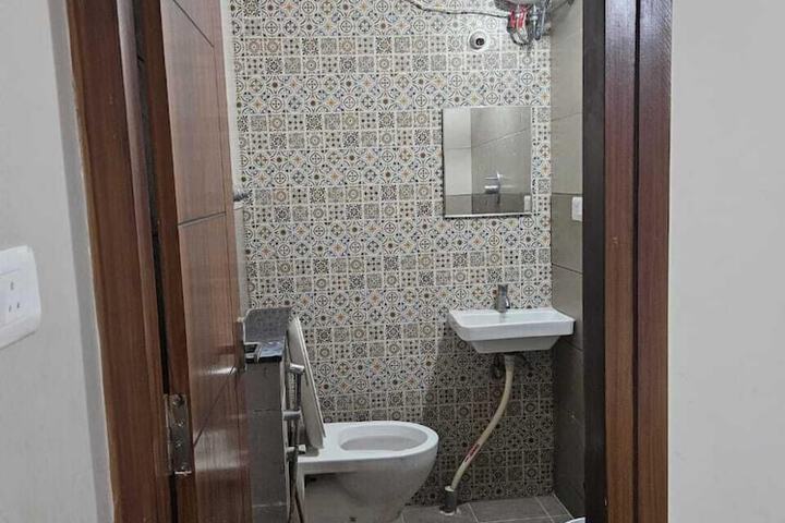 Room 14 of 15