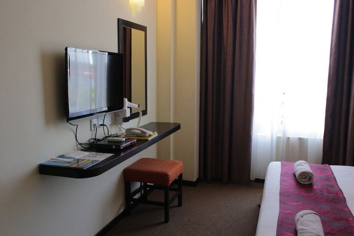 Room 9 of 54