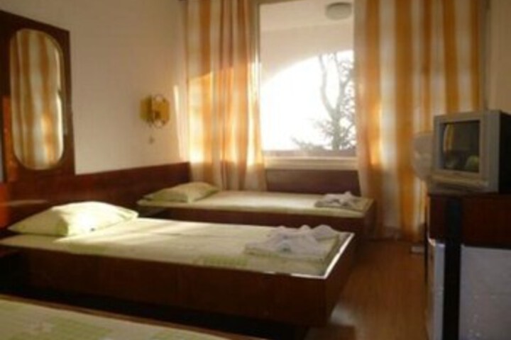 Room 28 of 33