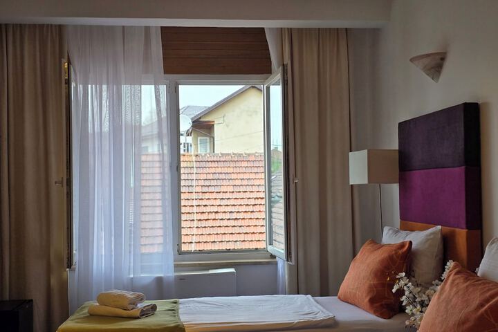 Room 19 of 53