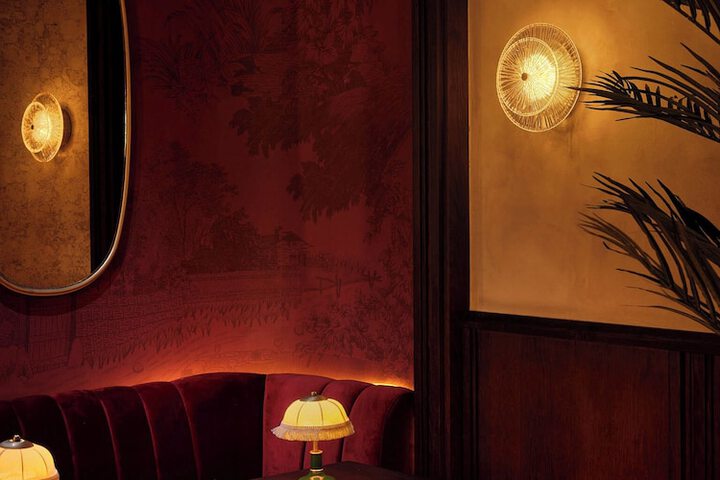 Lounge 44 of 63