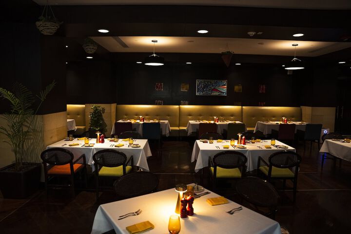 Dining 87 of 149