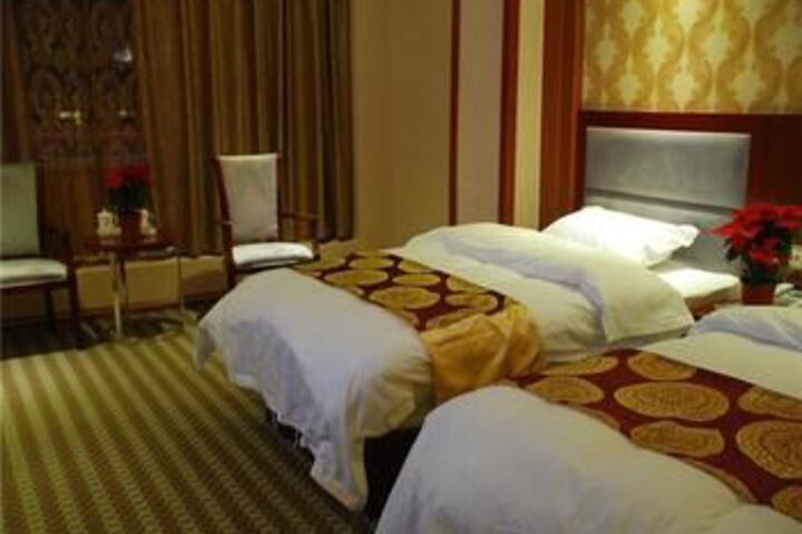 Room 13 of 18