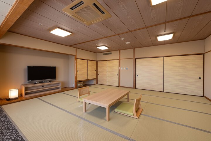 Room 30 of 107