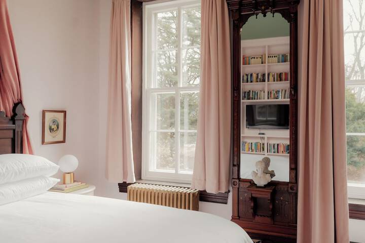 Room 42 of 57