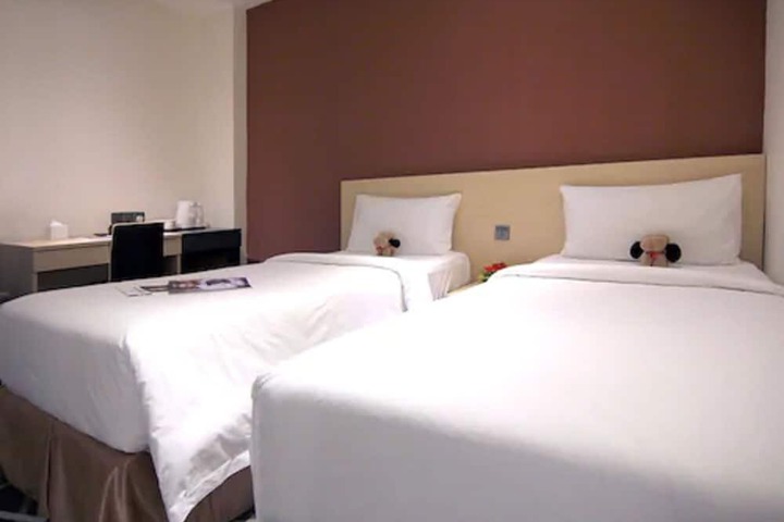 Room 6 of 51