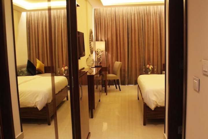 Room 11 of 35