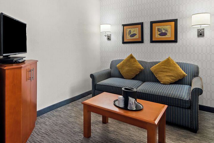 Room 12 of 38