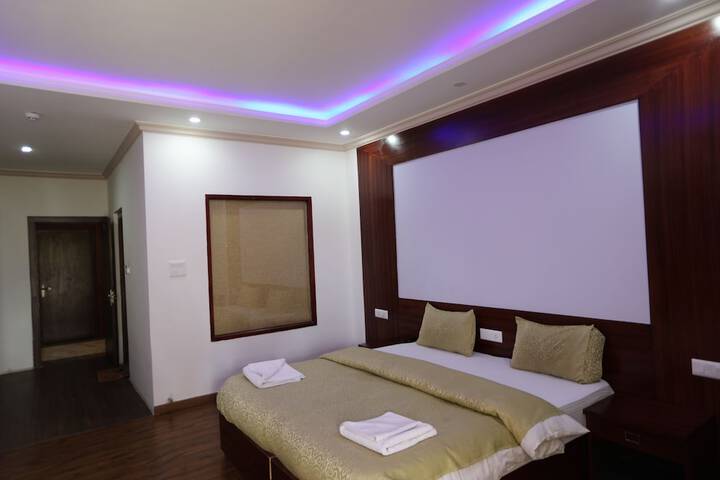 Room 7 of 43