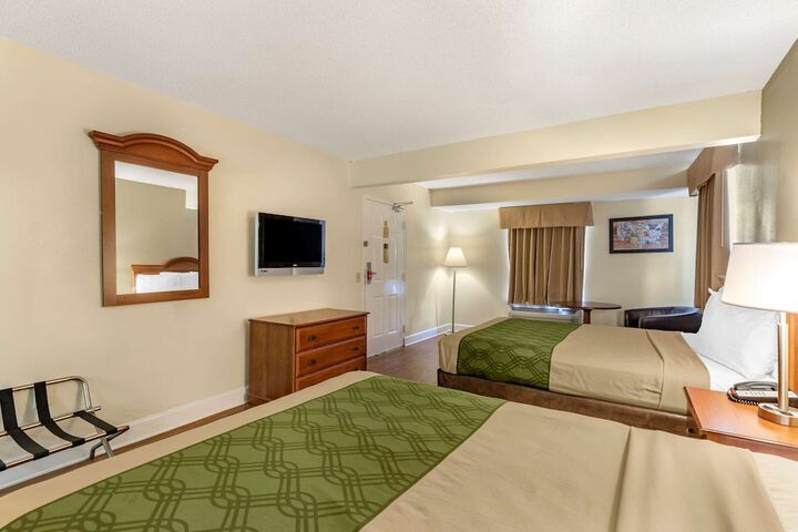 1 Queen Bed (14 of 22)
