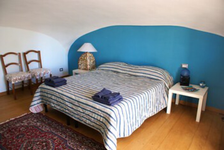 Room 25 of 31