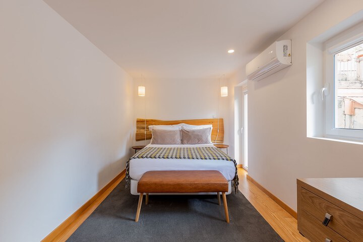 Room 18 of 104