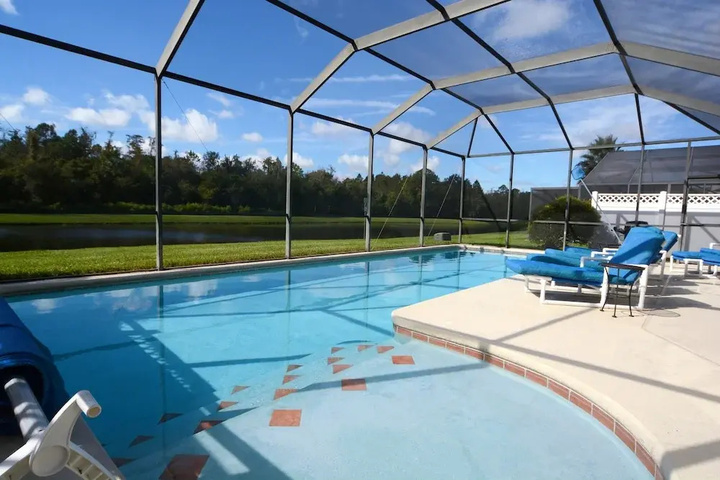 Pool 12 of 22