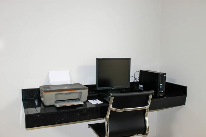 Business Center 39 of 41