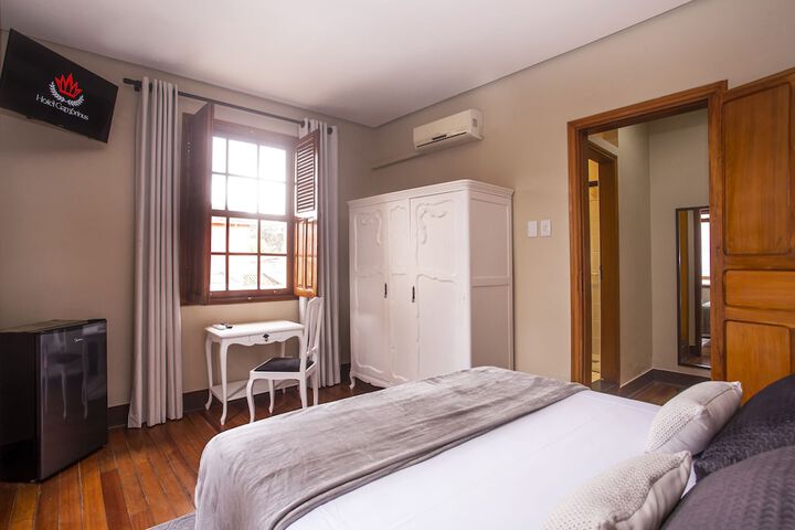 Room 18 of 126