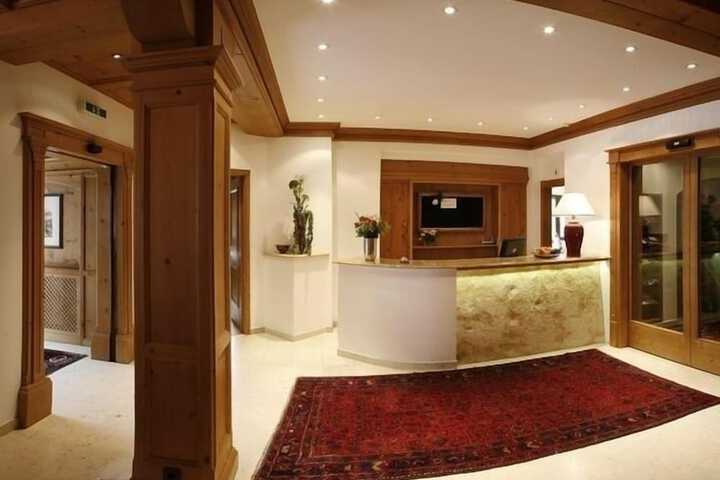 Hotel Interior 4 of 27