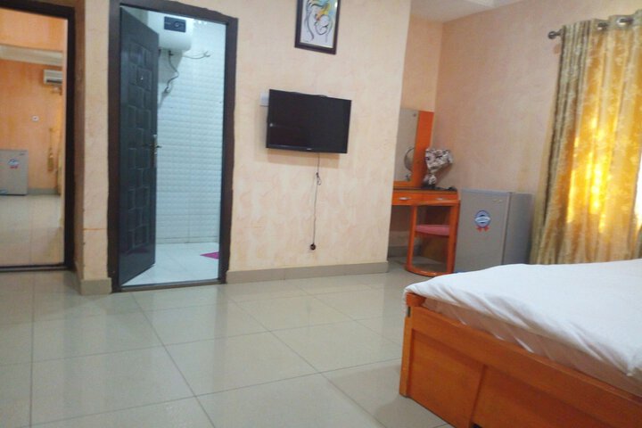 Room 8 of 44