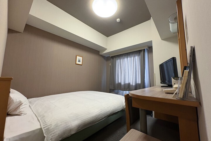 Room 6 of 36