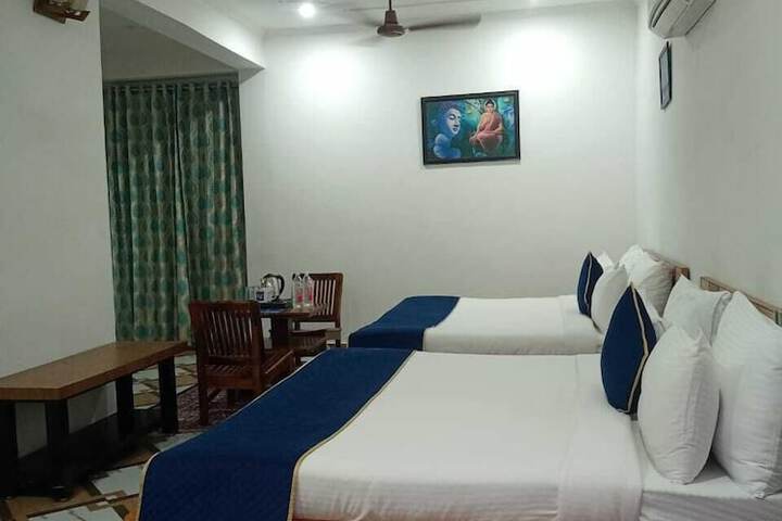Room 10 of 22
