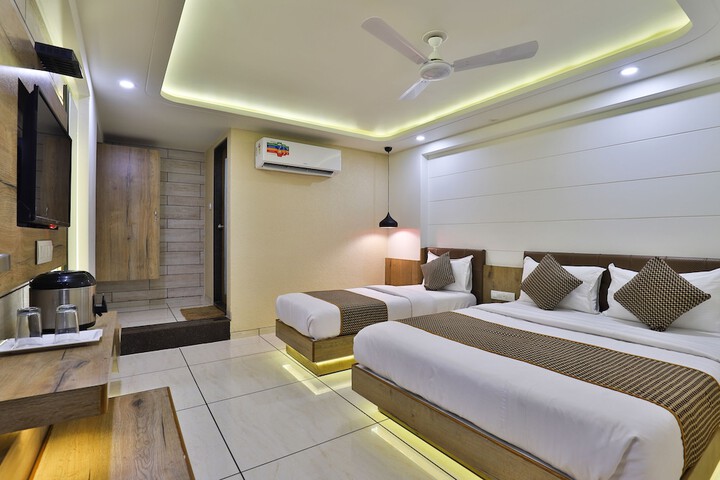 Room 27 of 66