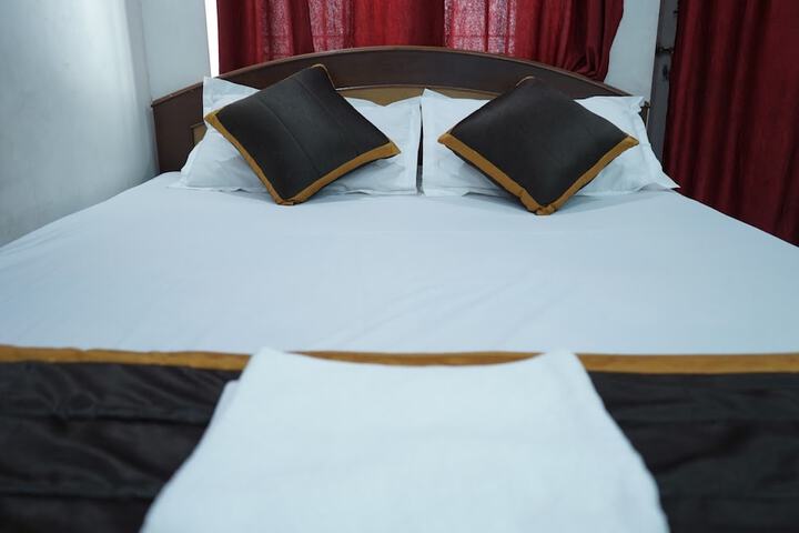 Room 8 of 15