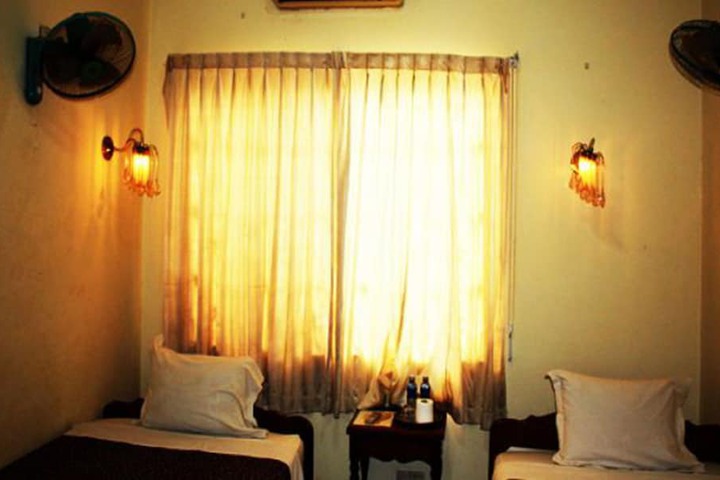 Room 9 of 24