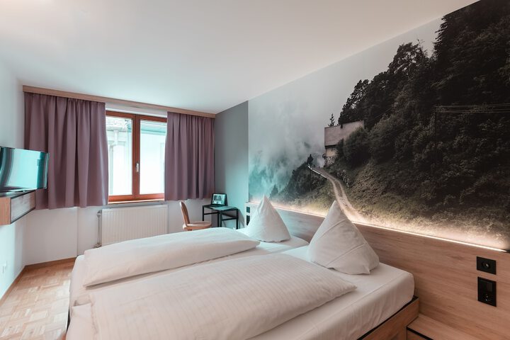 Room 10 of 60