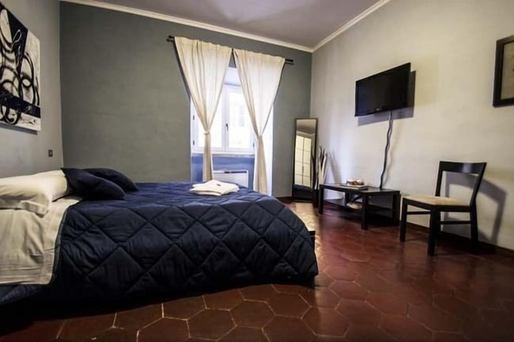Room 21 of 53