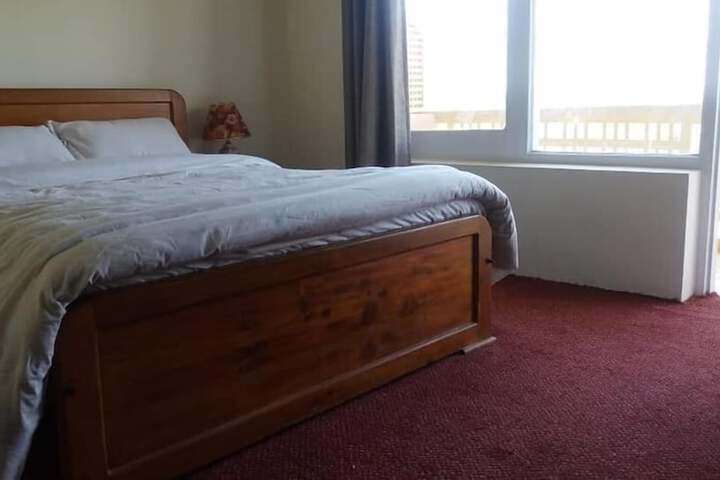 Room 27 of 47