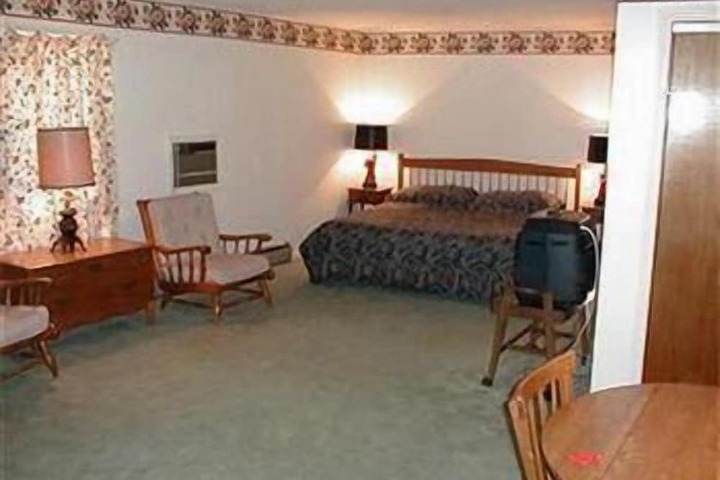 Room 3 of 18
