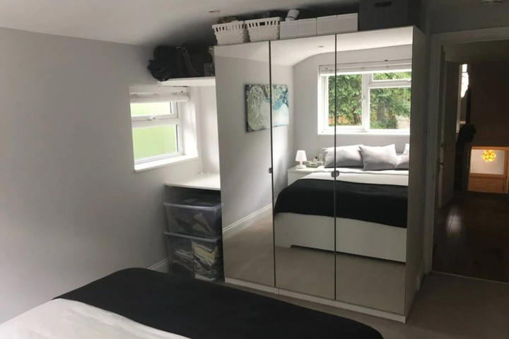 Room 5 of 10