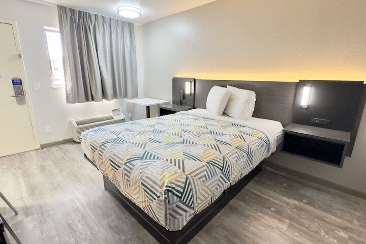 1 Queen Bed | Mobility Accessible Tub Micfridg (3 of 11)