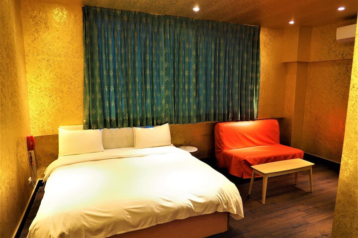 Room 13 of 45