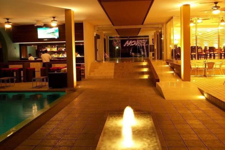 Hotel Pool