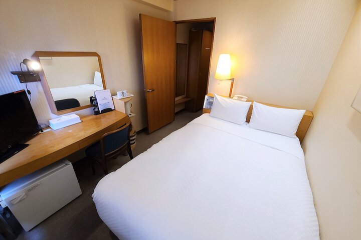 Room 8 of 36
