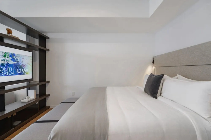 Room 2 of 23