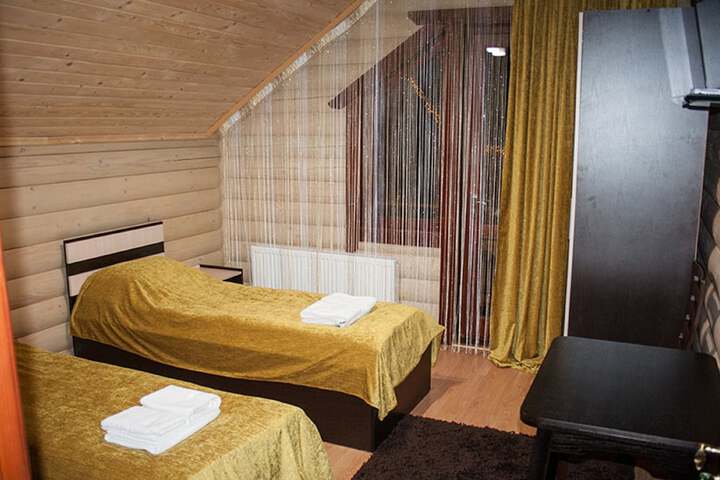 Room 19 of 76