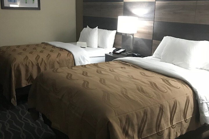 2 Double Beds (2 of 5)