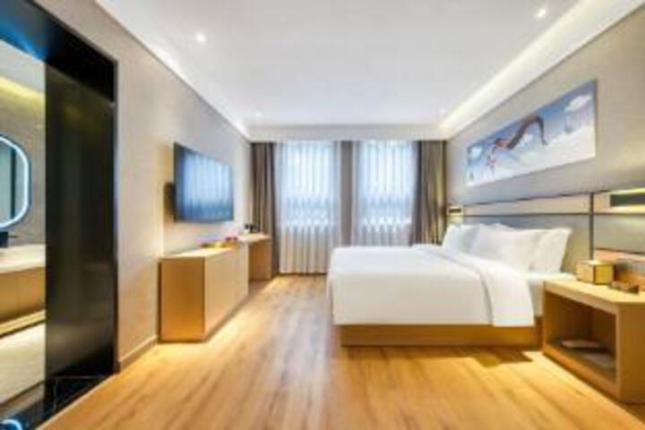 Room 10 of 11