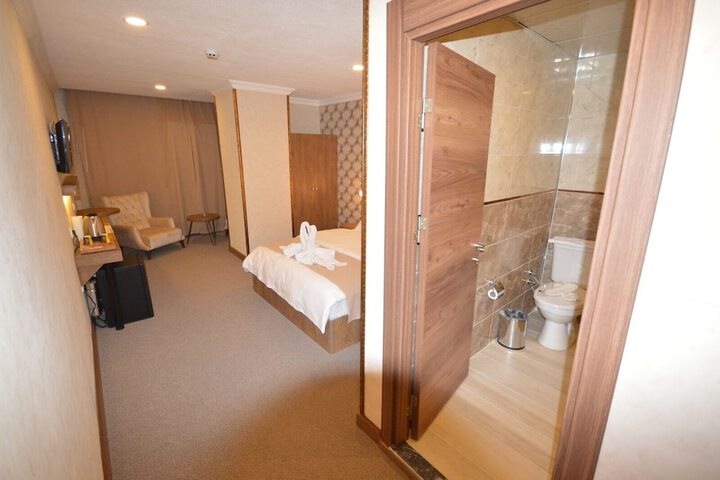 Room 18 of 39