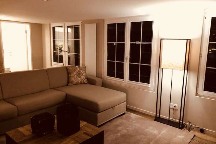 Room 2 of 33