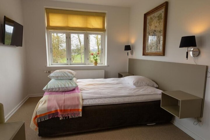 Room 10 of 79
