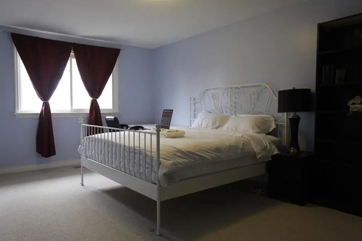 Room 3 of 9