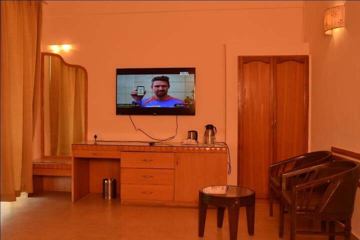 Room 5 of 23